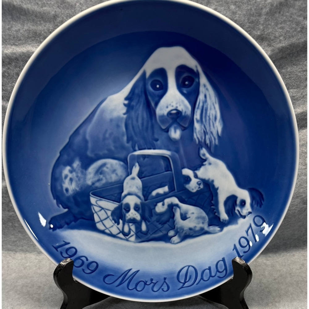 Bing & Grondahl 1979 Mother's Day Mors Dag Spaniel Dog Puppies 9879 Denmark - Picture 2 of 7
